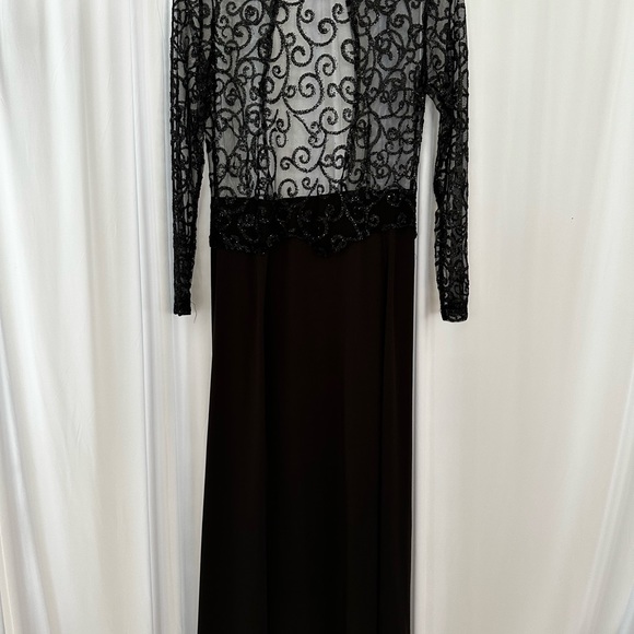 Large black and gold night dresses - Picture 4 of 4